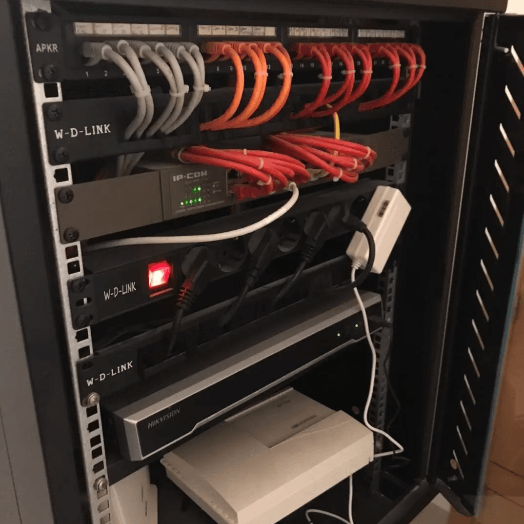 Armoir réseaux informatique 